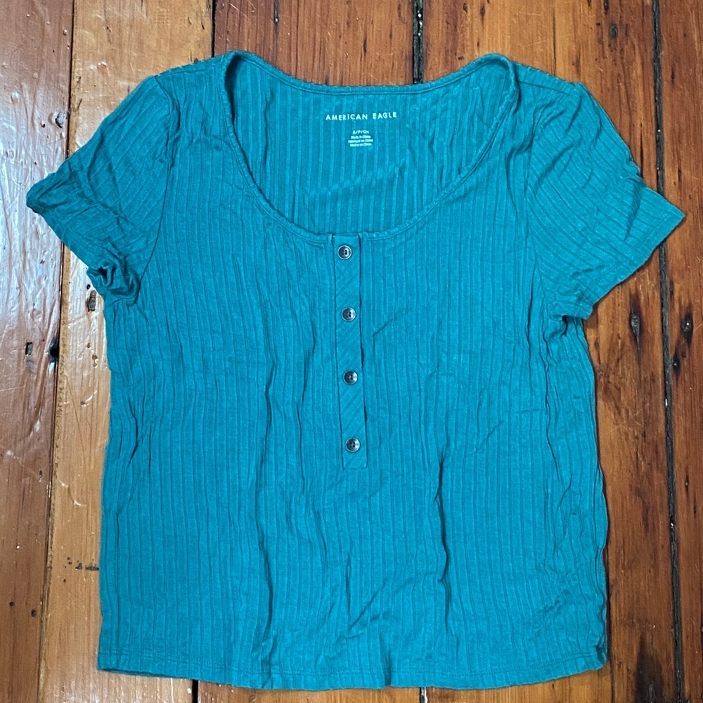 American Eagle top